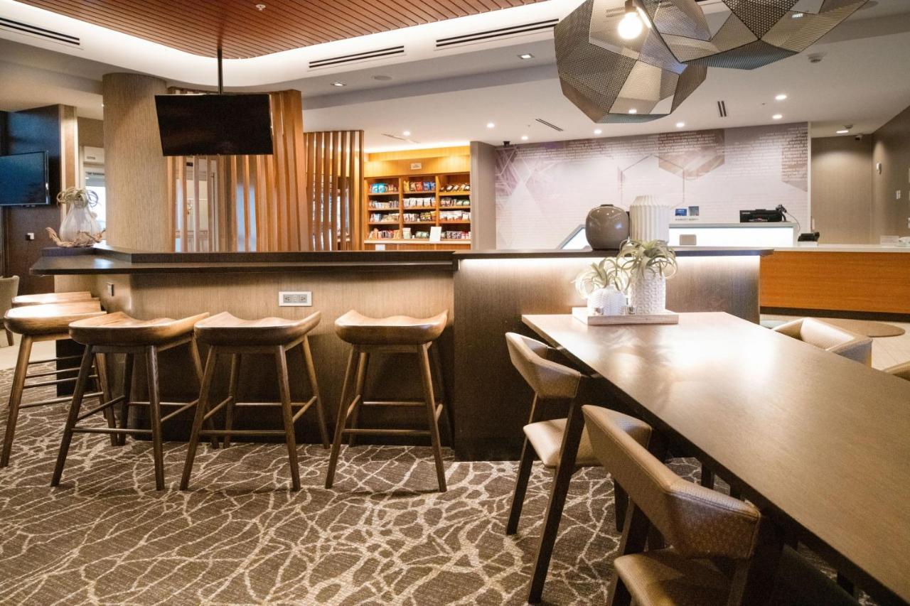 Springhill Suites By Marriott Кеноша Екстериор снимка