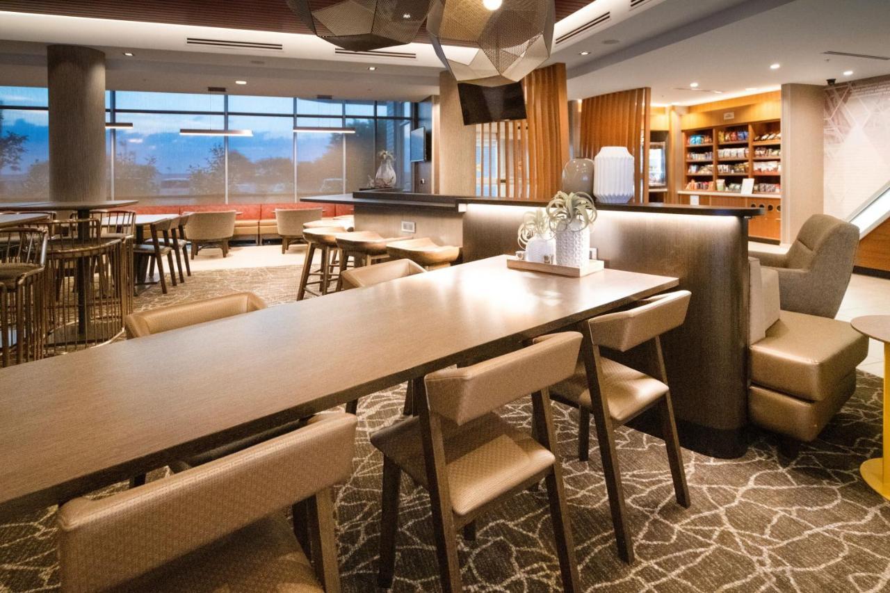 Springhill Suites By Marriott Кеноша Екстериор снимка