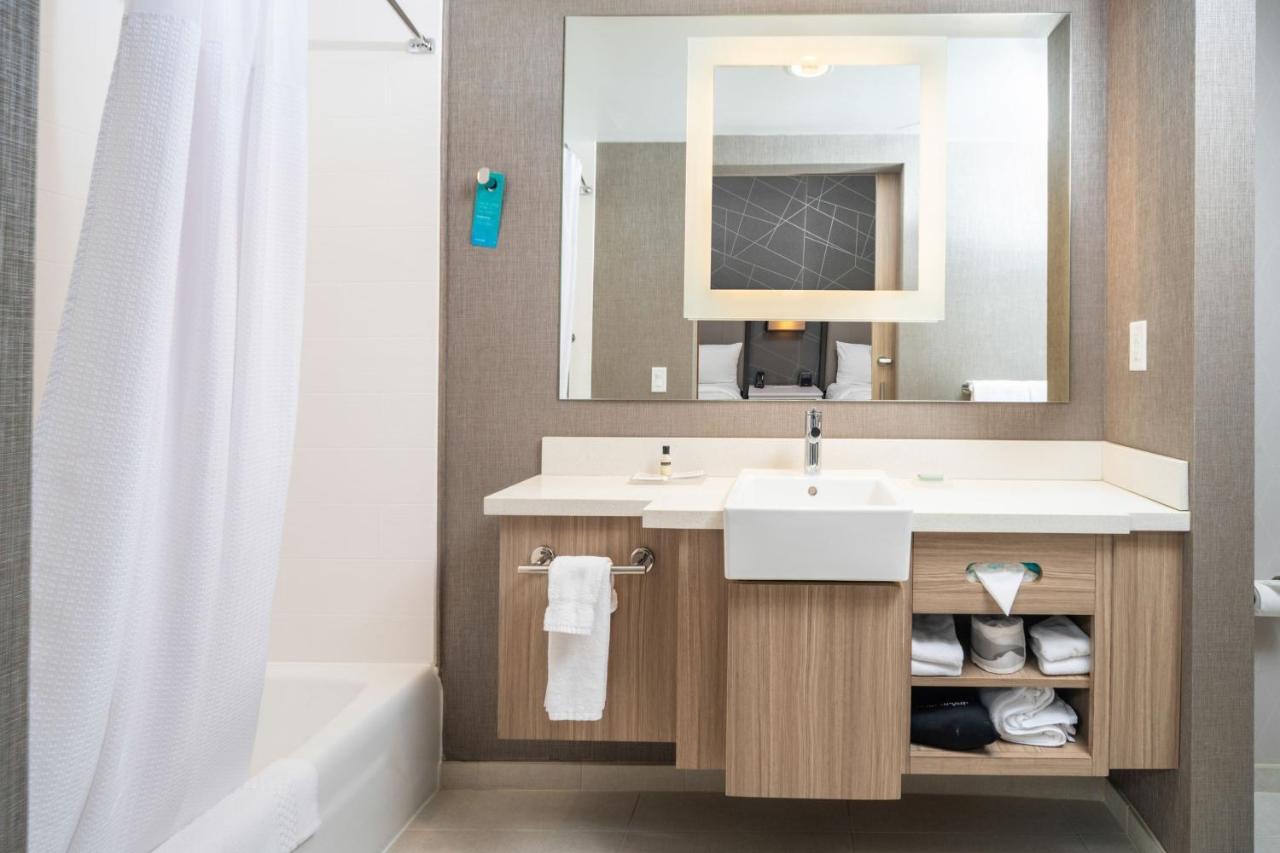 Springhill Suites By Marriott Кеноша Екстериор снимка